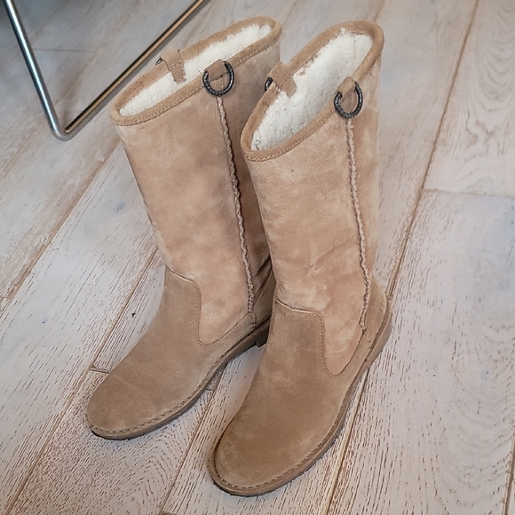 UGG Daphne Shearling lined Suede Boots size womens 8 - Picture 3 of 10